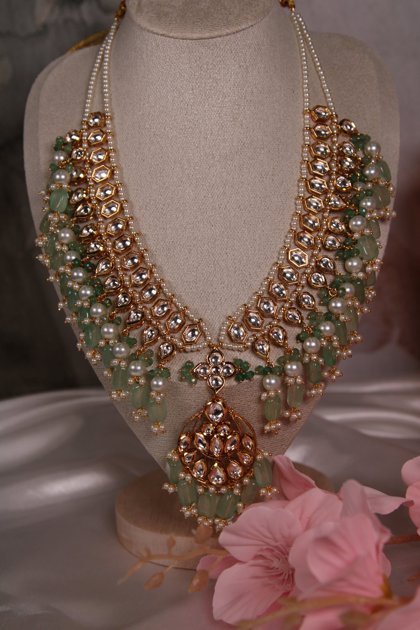 Zeenat Necklace Set