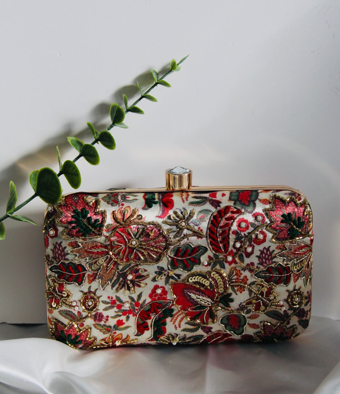 Amaya Floral Clutch