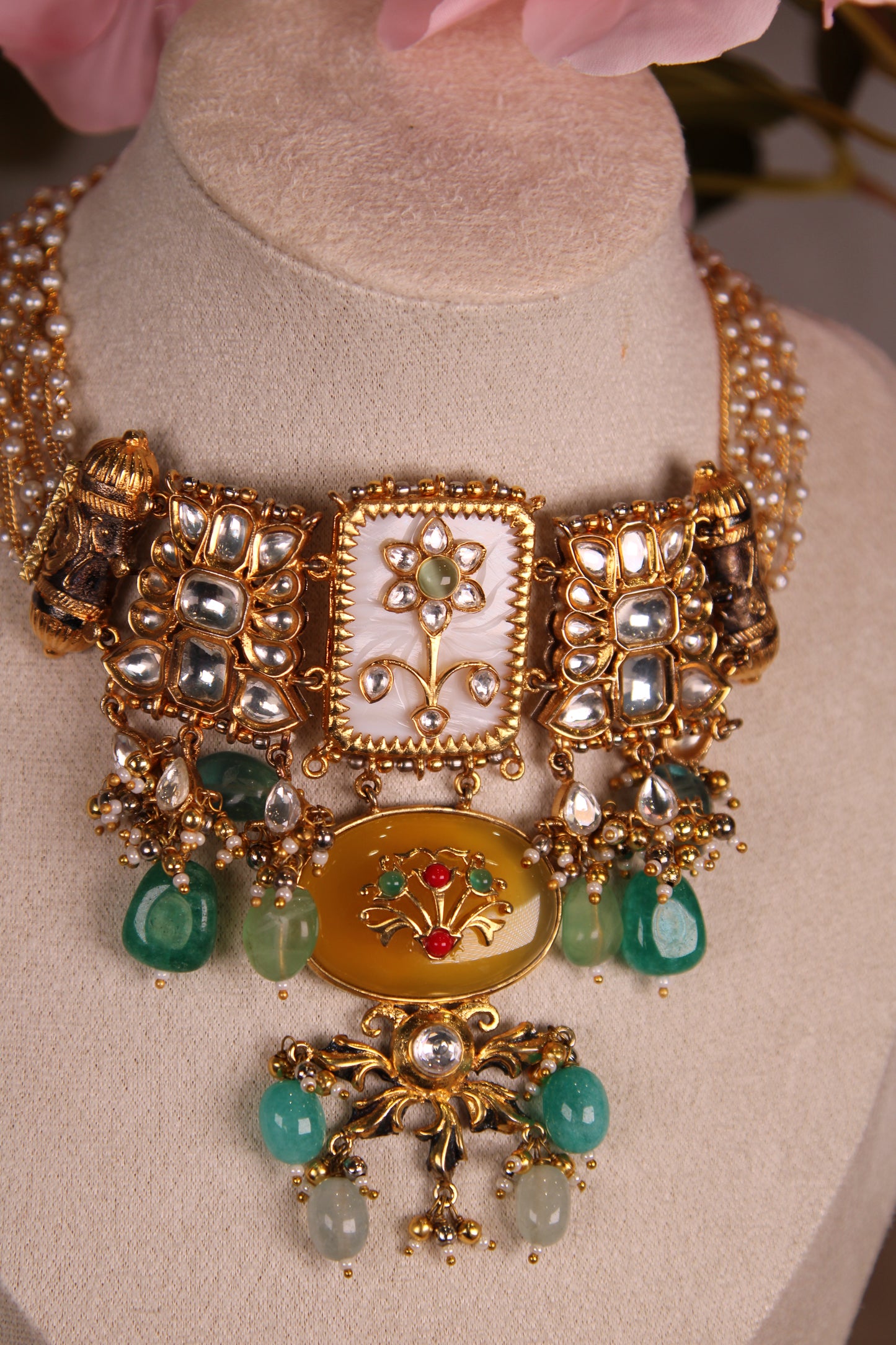 Geet Necklace Set