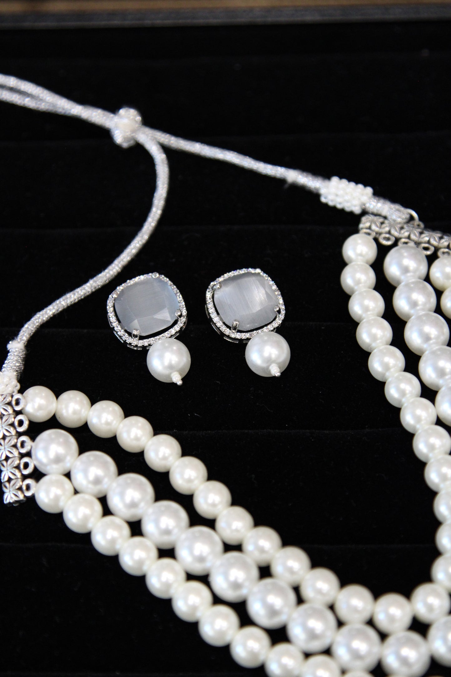 Pearl Necklace Set - Grey