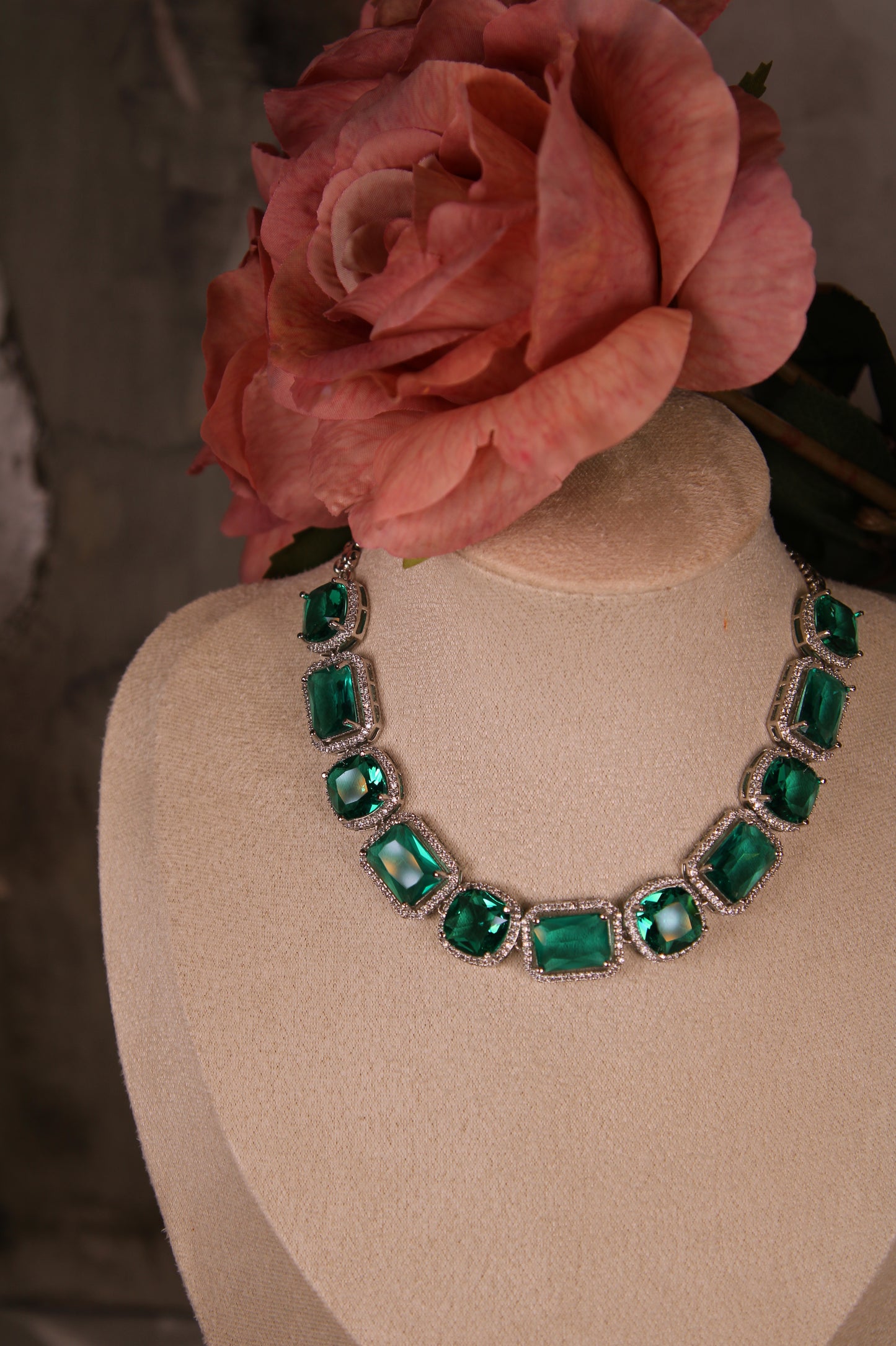 Vila AD Necklace Set - Sea Green