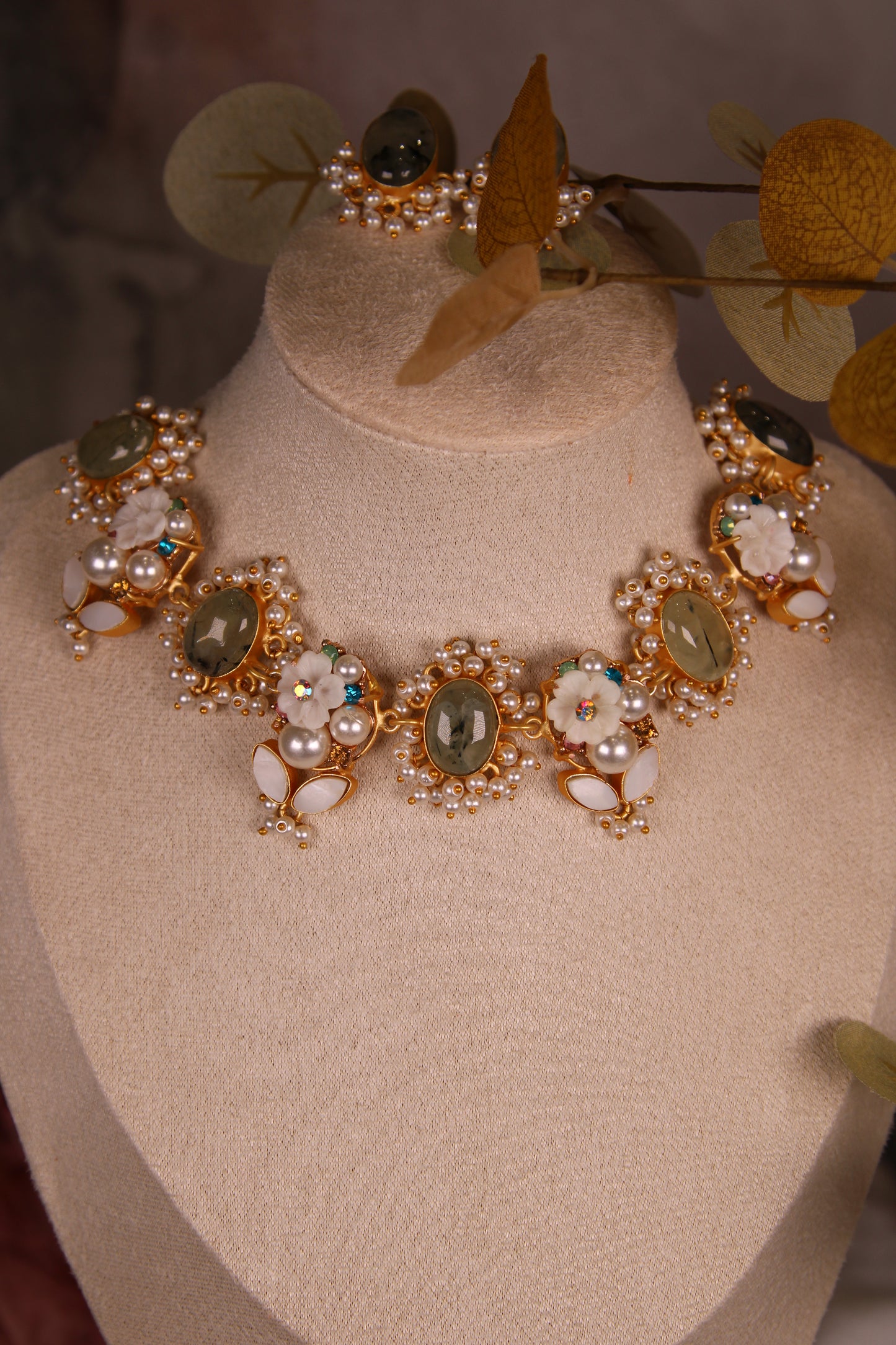 Mint White Floral Necklace Set