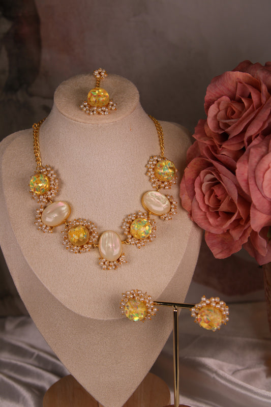 Yellow Majestic Necklace Set