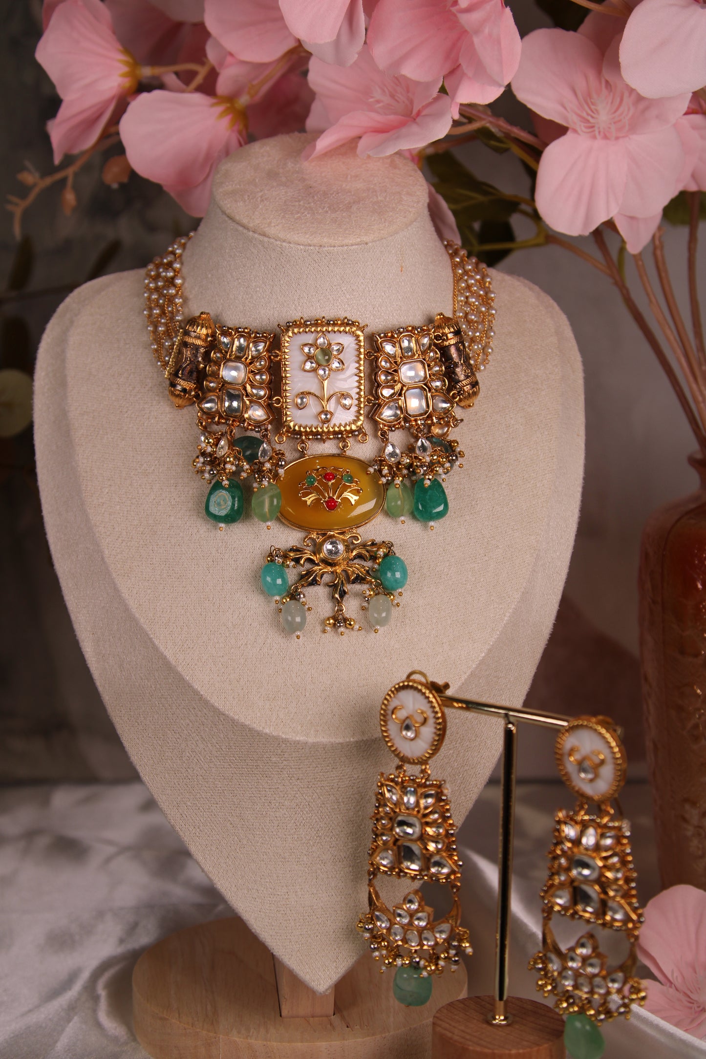 Geet Necklace Set