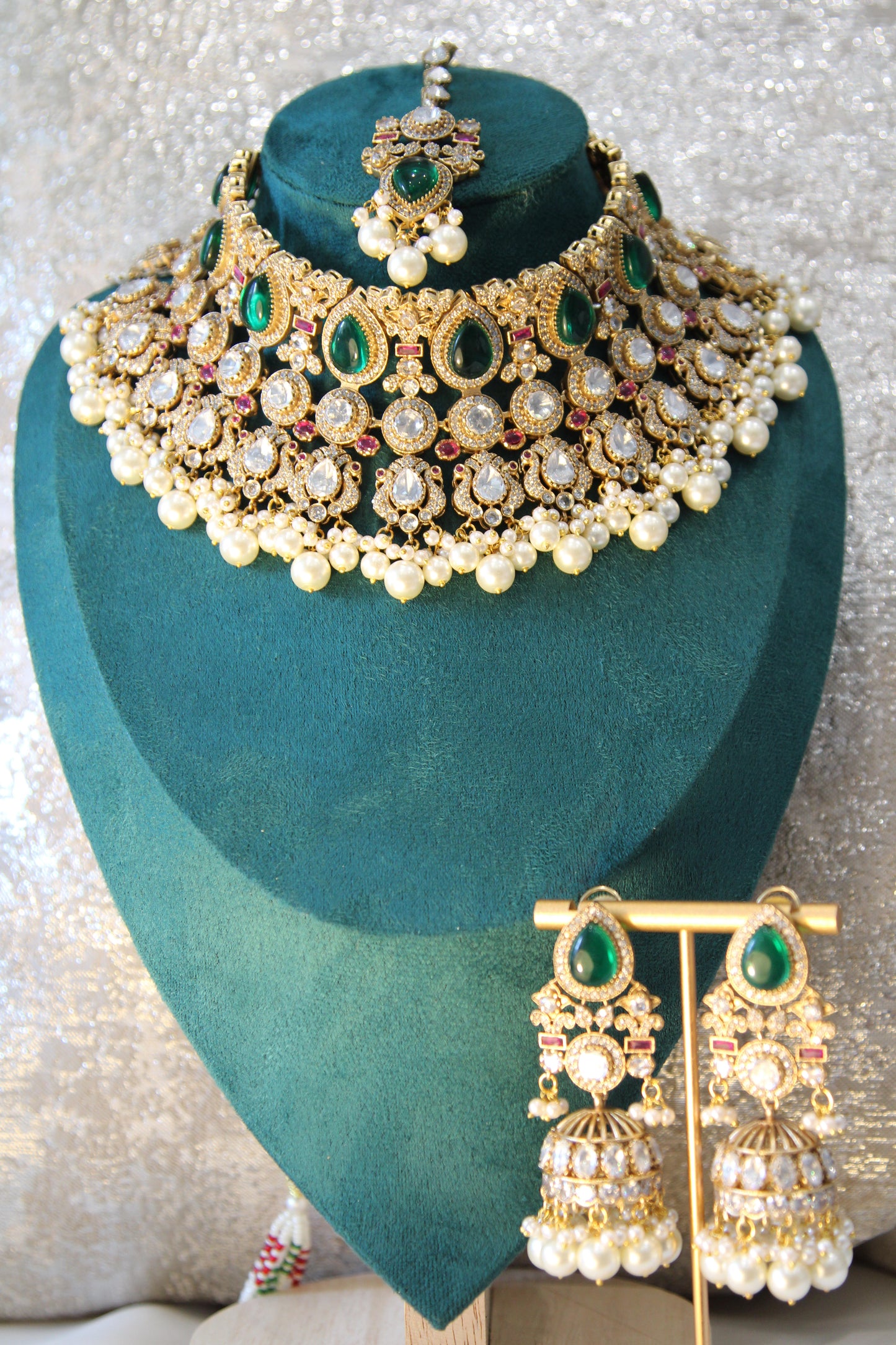 Morni Necklace Set